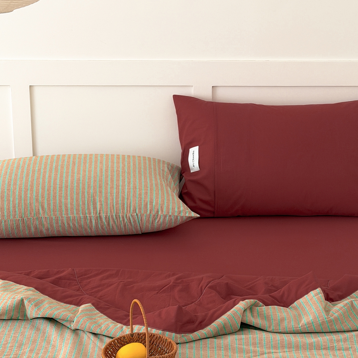 91家纺网 家纺一手货源 找家纺 玖弘家居 2026新款凉感亲肤羽丝棉夏被 桔红条