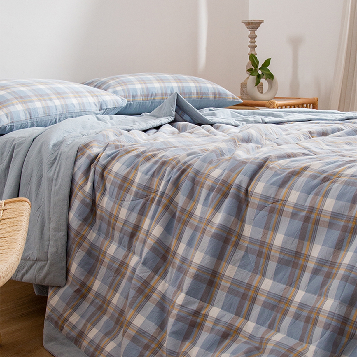 91家纺网 家纺一手货源 找家纺 玖弘家居 2026新款凉感亲肤羽丝棉夏被 简兮蓝