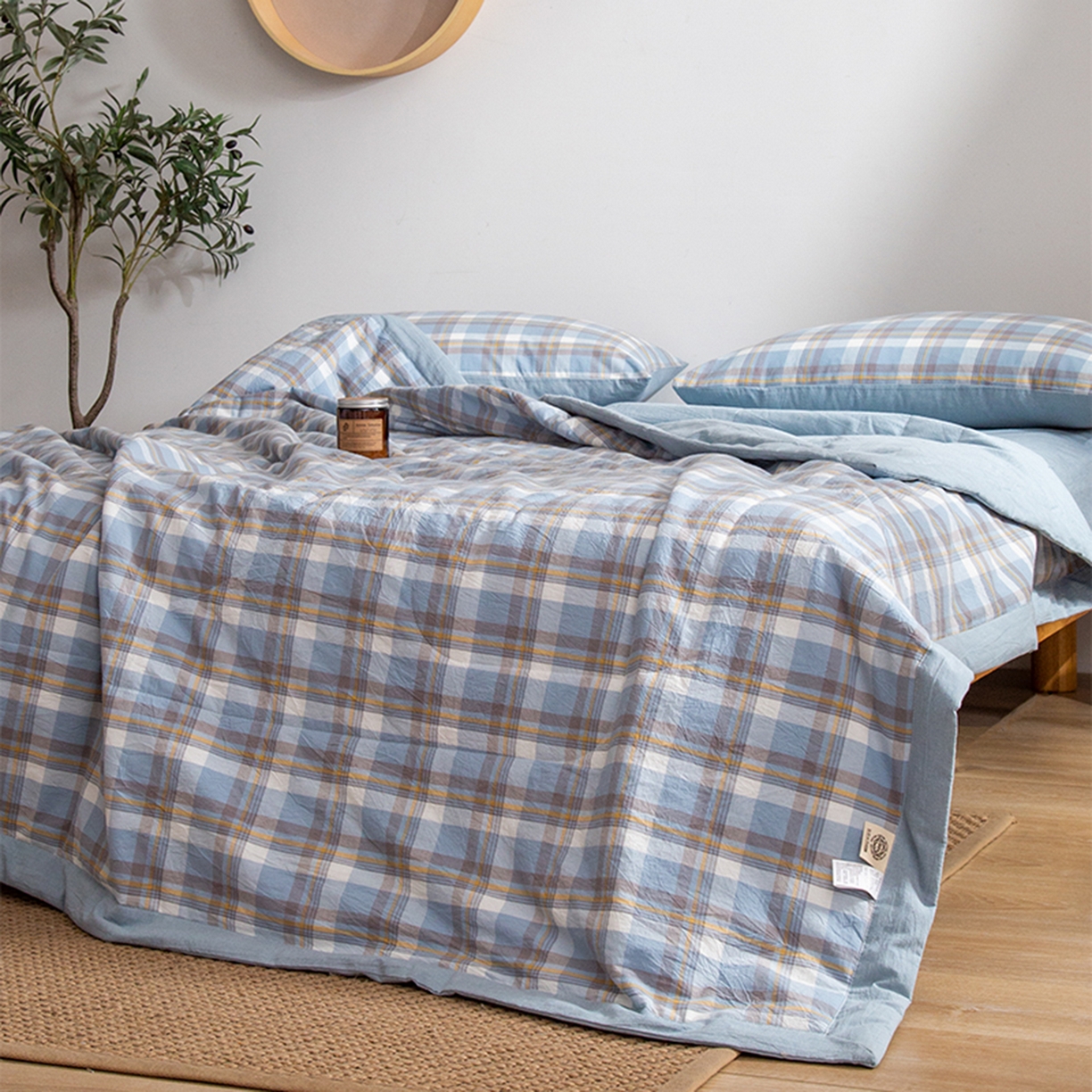 91家纺网 家纺一手货源 找家纺 玖弘家居 2026新款凉感亲肤羽丝棉夏被 简兮蓝