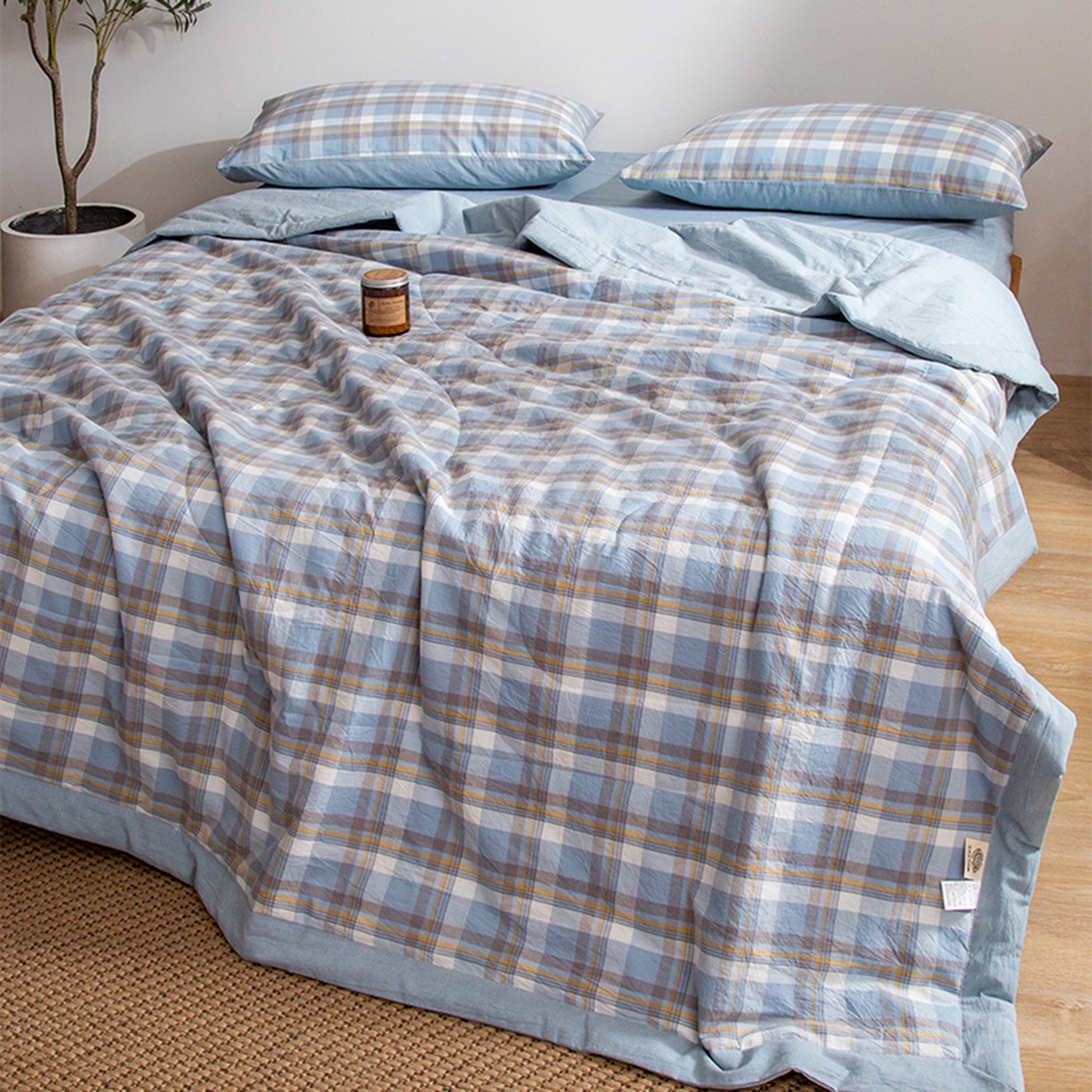 91家纺网 家纺一手货源 找家纺 玖弘家居 2026新款凉感亲肤羽丝棉夏被 简兮蓝