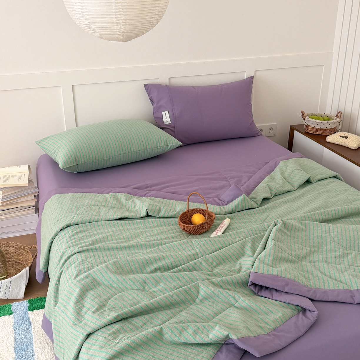 91家纺网 家纺一手货源 找家纺 玖弘家居 2026新款凉感亲肤羽丝棉夏被 绿紫条