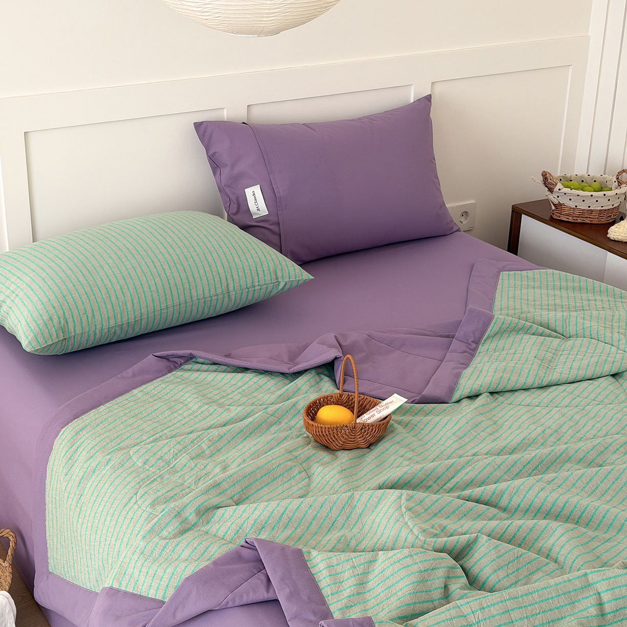 91家纺网 家纺一手货源 找家纺 玖弘家居 2026新款凉感亲肤羽丝棉夏被 绿紫条