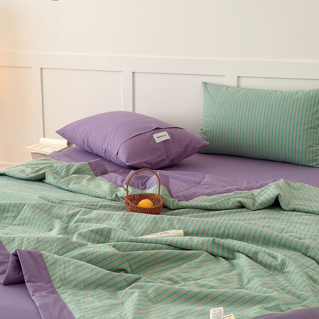 91家纺网 家纺一手货源 找家纺 玖弘家居 2026新款凉感亲肤羽丝棉夏被 绿紫条