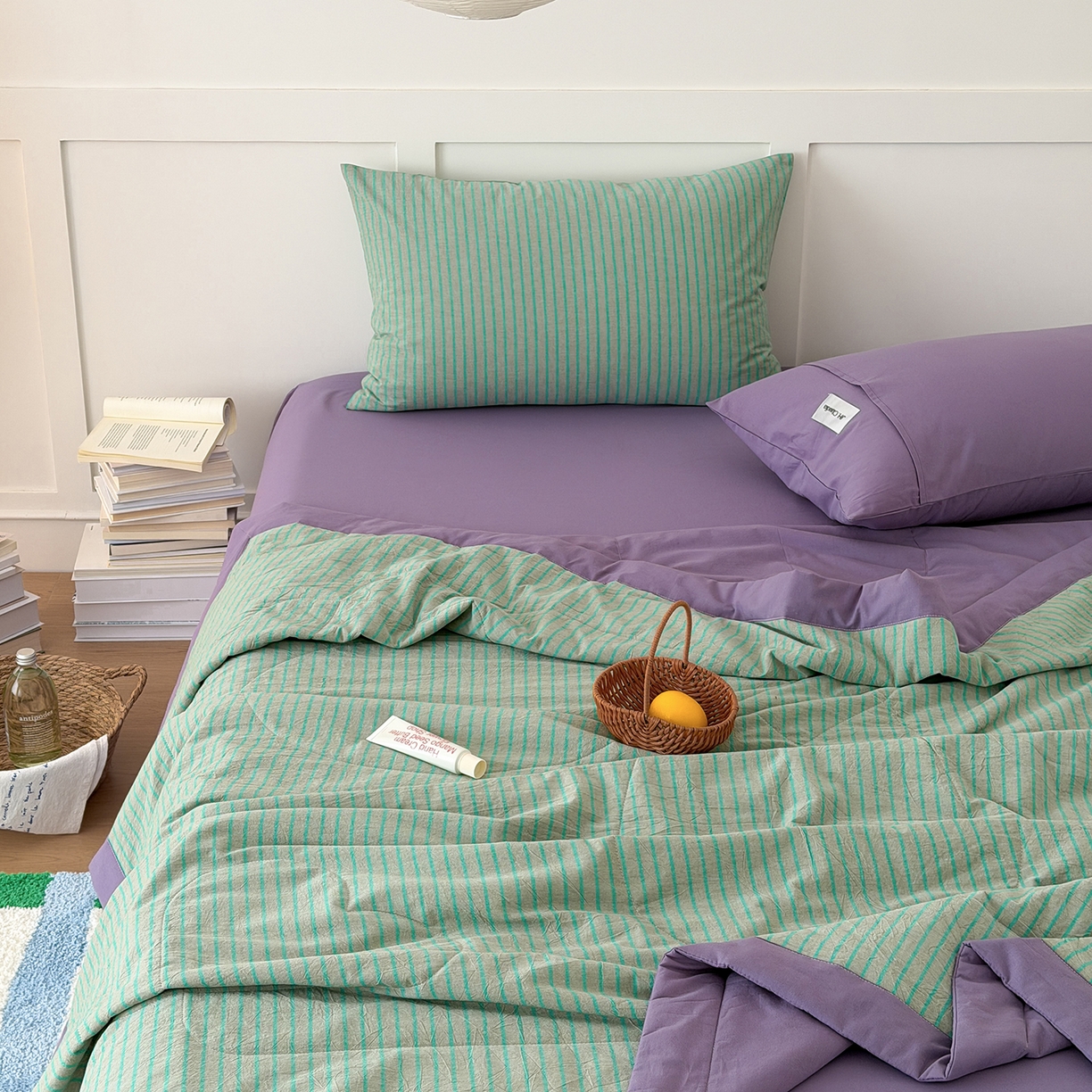 91家纺网 家纺一手货源 找家纺 玖弘家居 2026新款凉感亲肤羽丝棉夏被 绿紫条