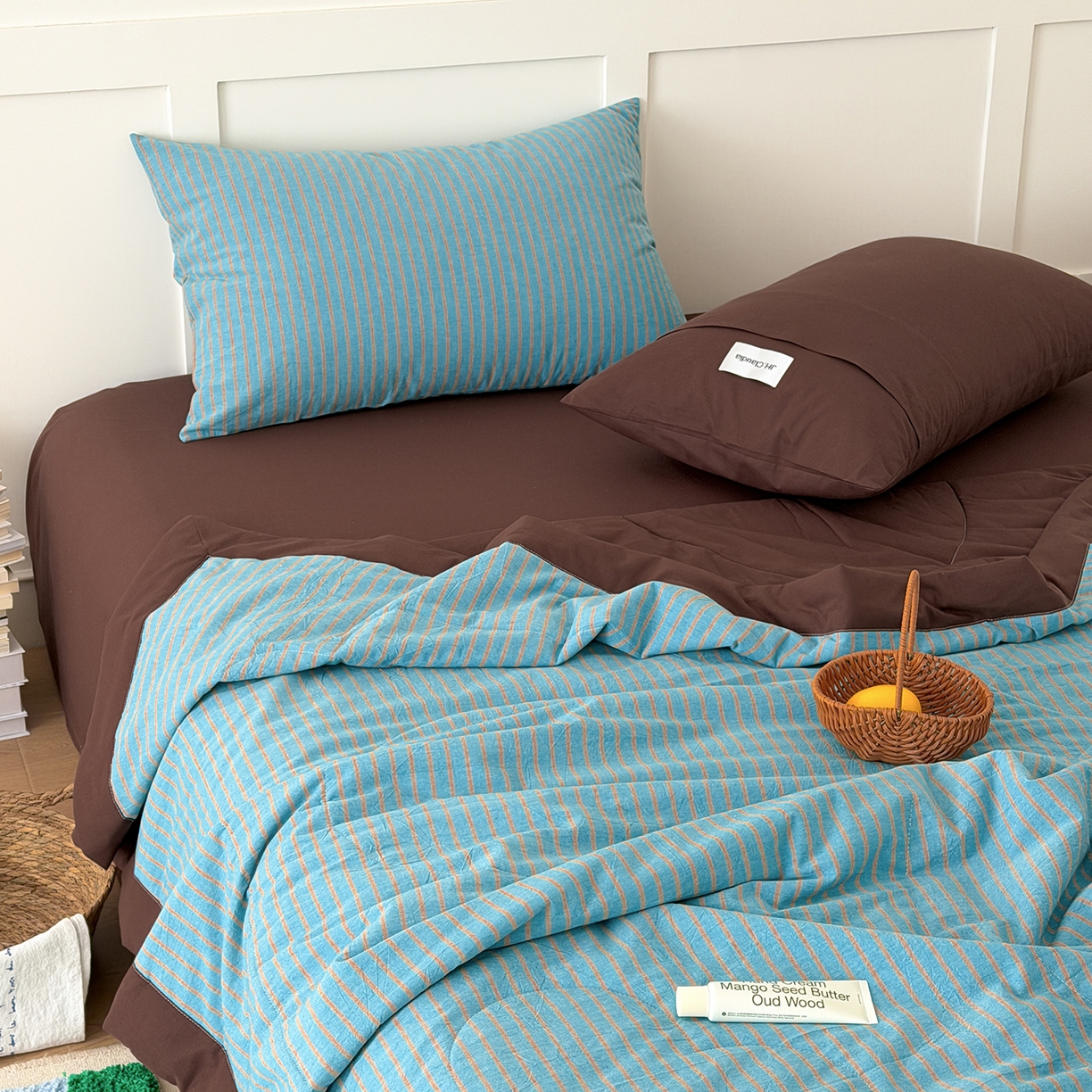 91家纺网 家纺一手货源 找家纺 玖弘家居 2026新款凉感亲肤羽丝棉夏被 蓝咖条