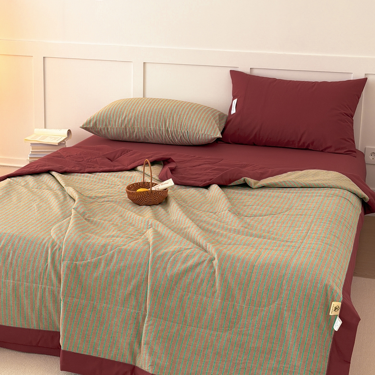 91家纺网 家纺一手货源 找家纺 玖弘家居 2026新款凉感亲肤羽丝棉夏被 桔红条