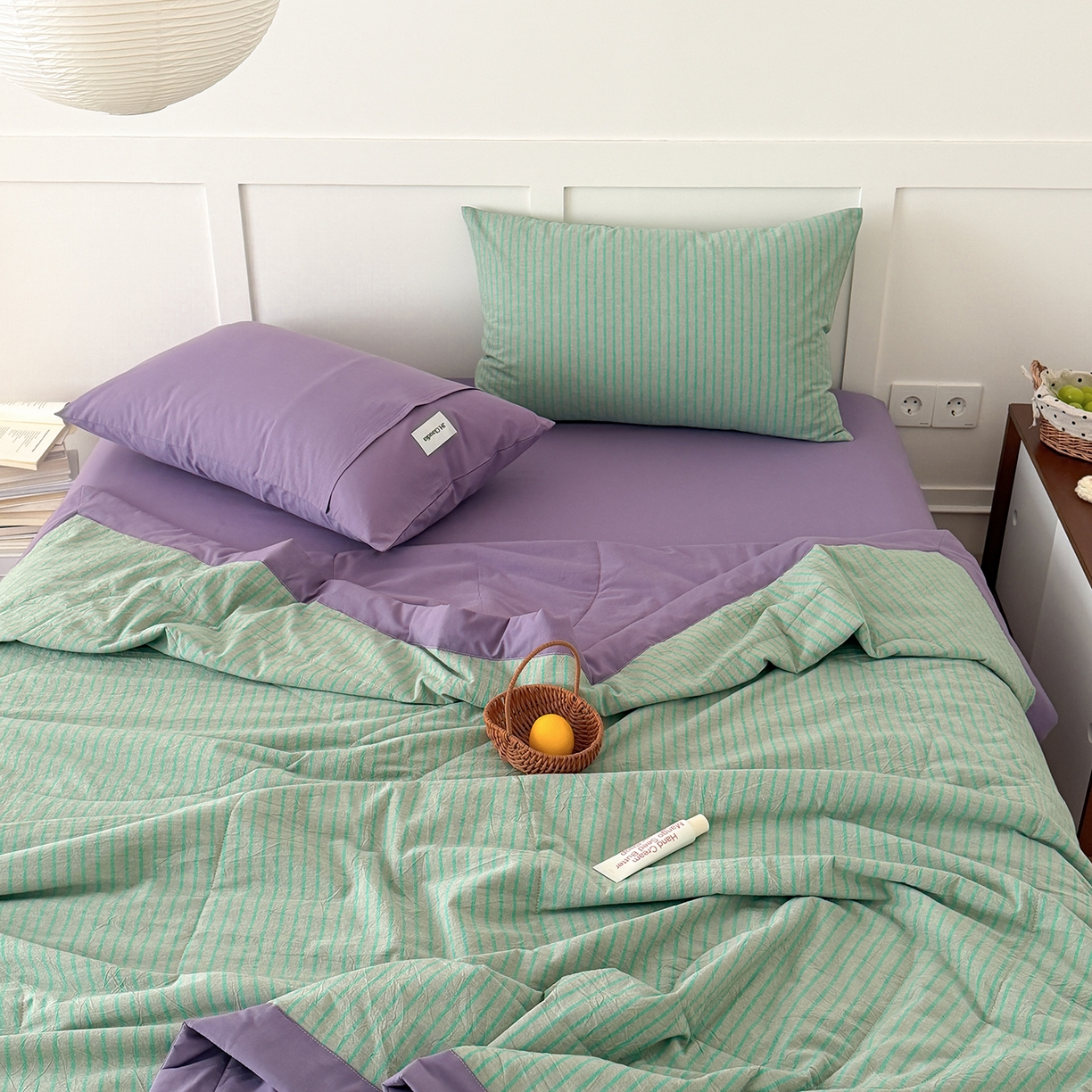 91家纺网 家纺一手货源 找家纺 玖弘家居 2026新款凉感亲肤羽丝棉夏被 绿紫条