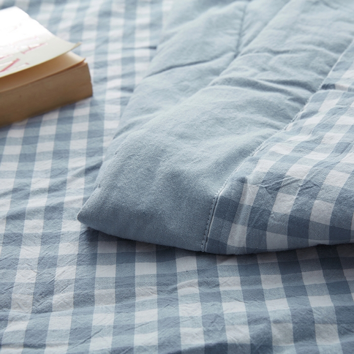 91家纺网 家纺一手货源 找家纺 玖弘家居 2026新款凉感亲肤羽丝棉夏被 浅蓝小格