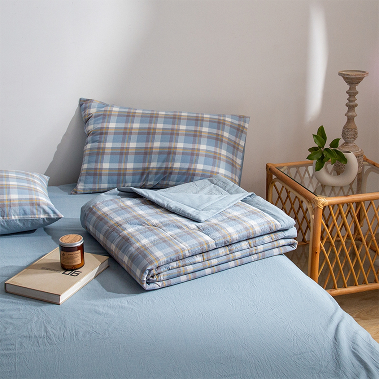 91家纺网 家纺一手货源 找家纺 玖弘家居 2026新款凉感亲肤羽丝棉夏被 简兮蓝