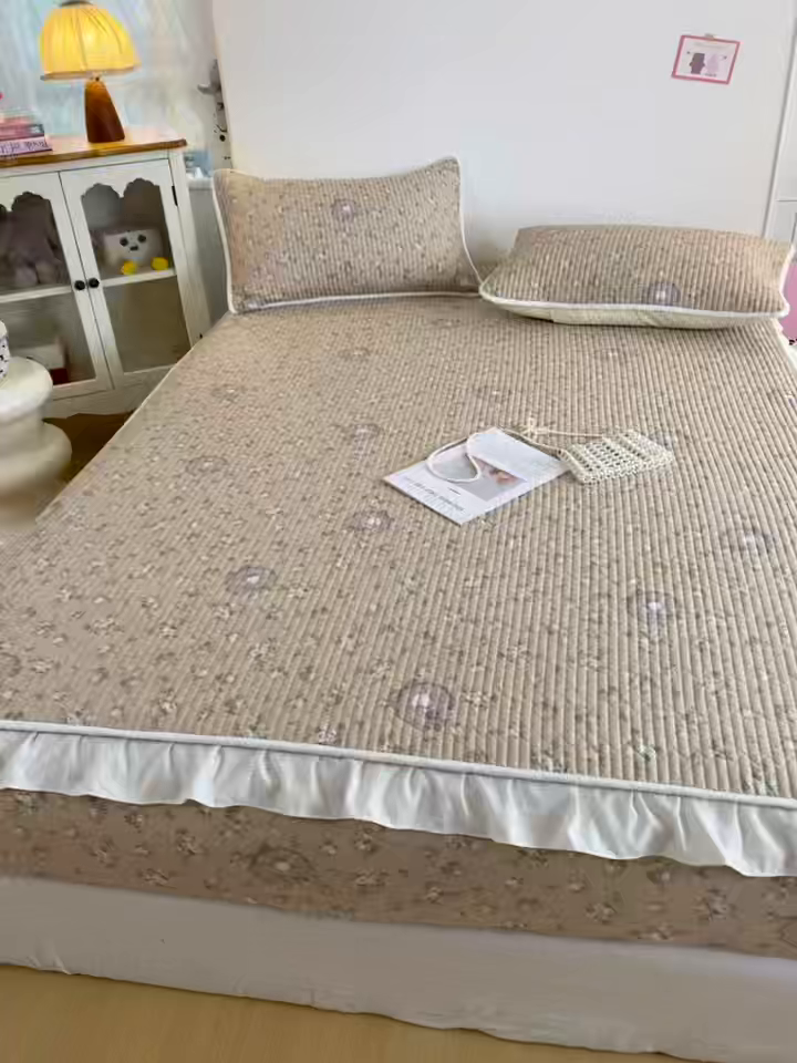 91家纺网 家纺一手货源 找家纺 布柔 2026春夏新款全棉印花夹棉单床笠床垫保护套罩 床笠单件 碎花兔兔