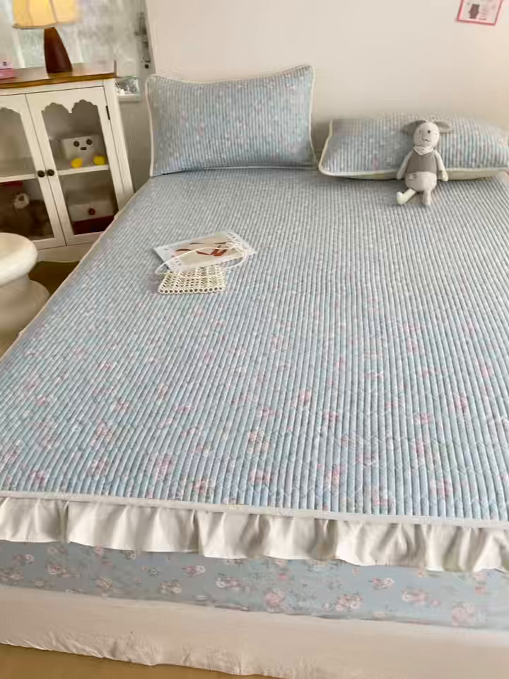 91家纺网 家纺一手货源 找家纺 布柔 2026春夏新款全棉印花夹棉单床笠床垫保护套罩 床笠单件 花田绿