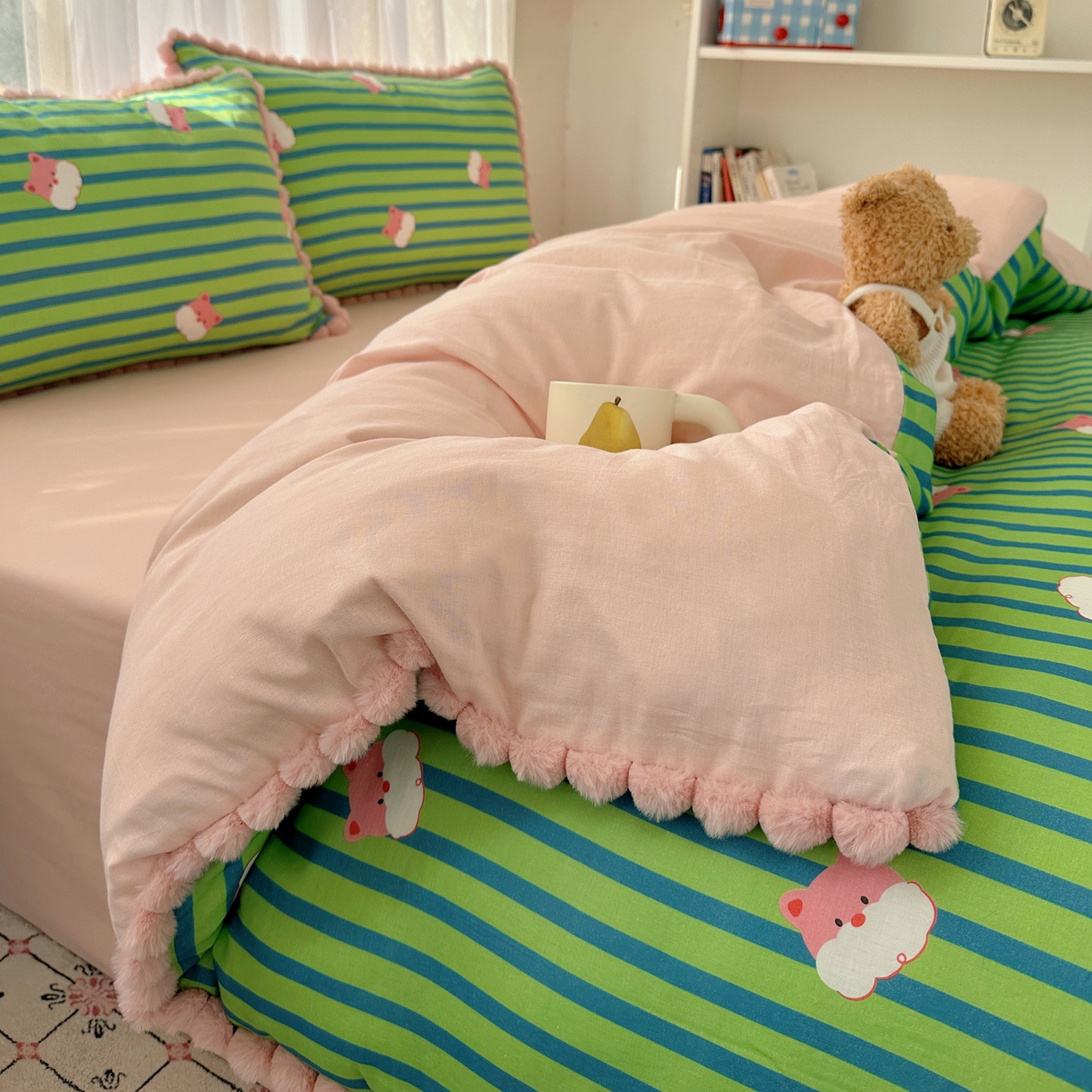 91家纺网 家纺一手货源 找家纺 Sweet dreams甜梦 2026春夏新款全棉纯棉双层纱毛球款四件套 条纹小狗仔