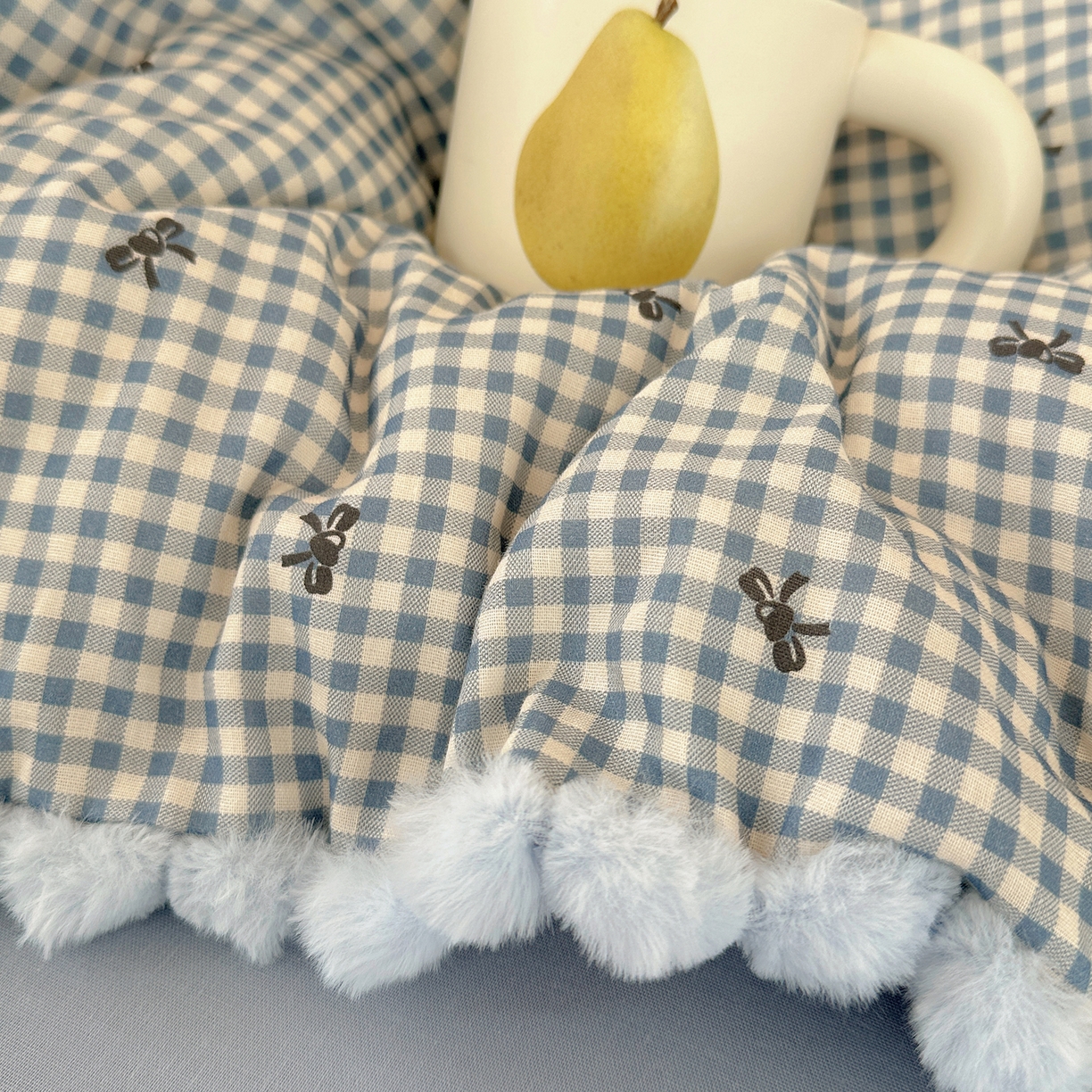 91家纺网 家纺一手货源 找家纺 Sweet dreams甜梦 2026春夏新款全棉纯棉双层纱毛球款四件套 千颂伊蓝