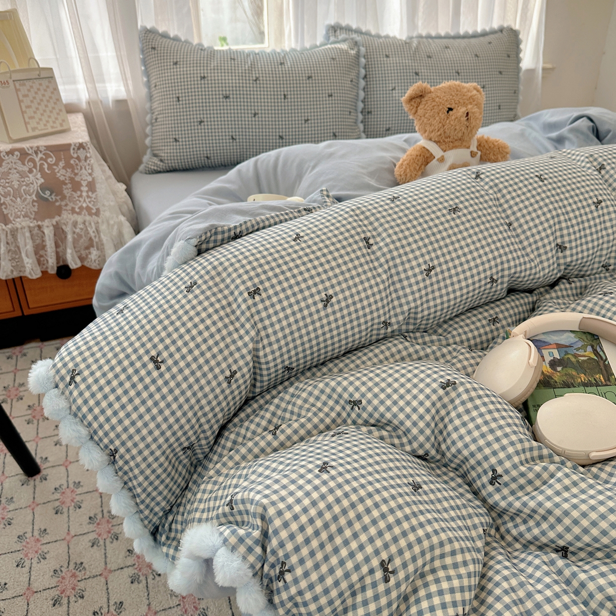 91家纺网 家纺一手货源 找家纺 Sweet dreams甜梦 2026春夏新款全棉纯棉双层纱毛球款四件套 千颂伊蓝