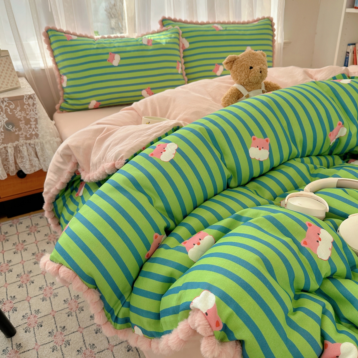 91家纺网 家纺一手货源 找家纺 Sweet dreams甜梦 2026春夏新款全棉纯棉双层纱毛球款四件套 条纹小狗仔