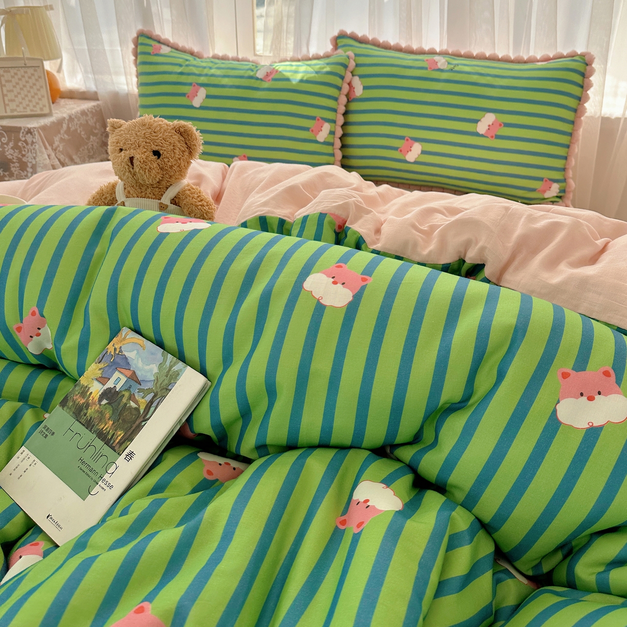 91家纺网 家纺一手货源 找家纺 Sweet dreams甜梦 2026春夏新款全棉纯棉双层纱毛球款四件套 条纹小狗仔