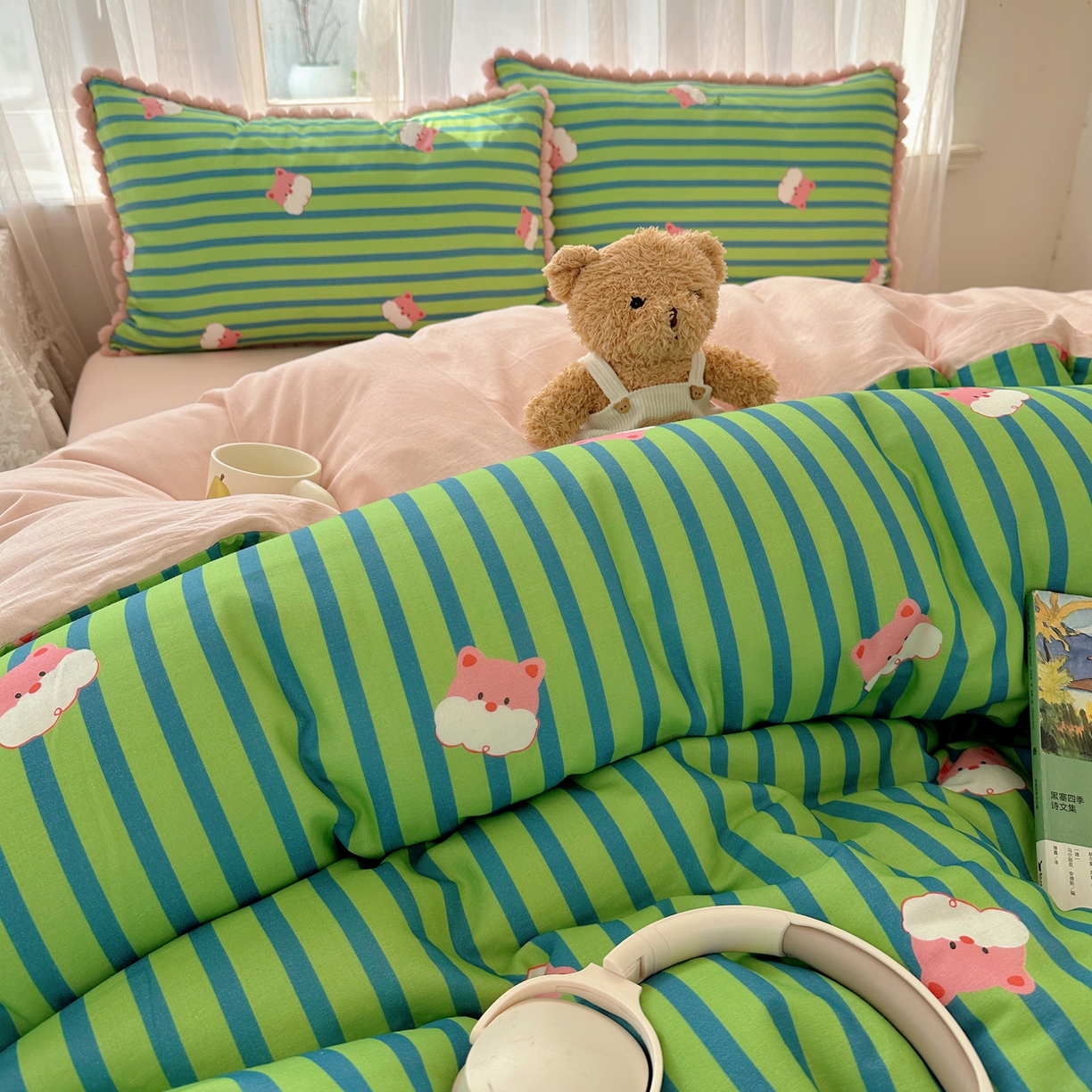 91家纺网 家纺一手货源 找家纺 Sweet dreams甜梦 2026春夏新款全棉纯棉双层纱毛球款四件套 条纹小狗仔