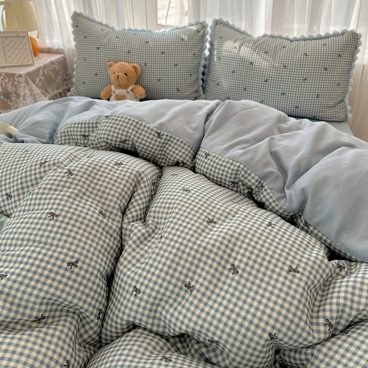 91家纺网 家纺一手货源 找家纺 Sweet dreams甜梦 2026春夏新款全棉纯棉双层纱毛球款四件套 千颂伊蓝