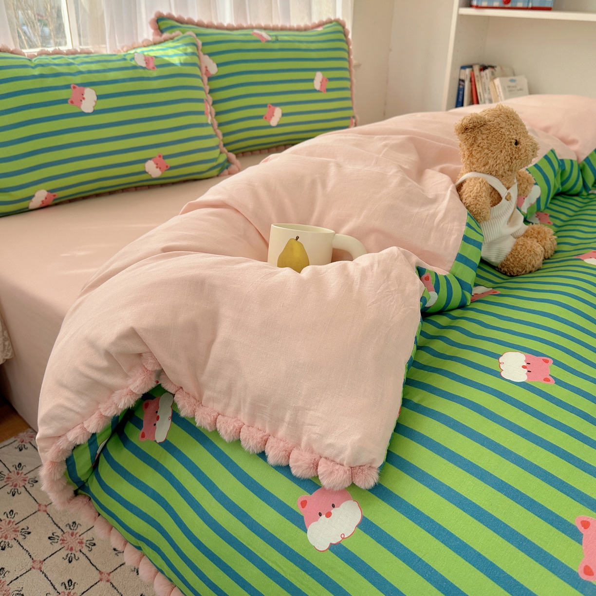 91家纺网 家纺一手货源 找家纺 Sweet dreams甜梦 2026春夏新款全棉纯棉双层纱毛球款四件套 条纹小狗仔