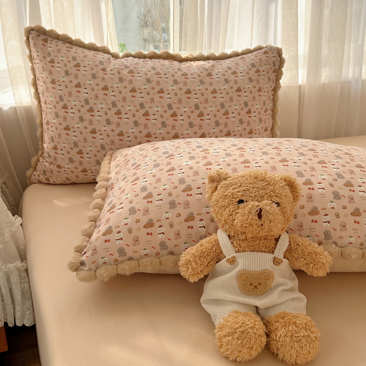 91家纺网 家纺一手货源 找家纺 Sweet dreams甜梦 2026春夏新款全棉纯棉双层纱毛球款四件套 朱古力小奶狗