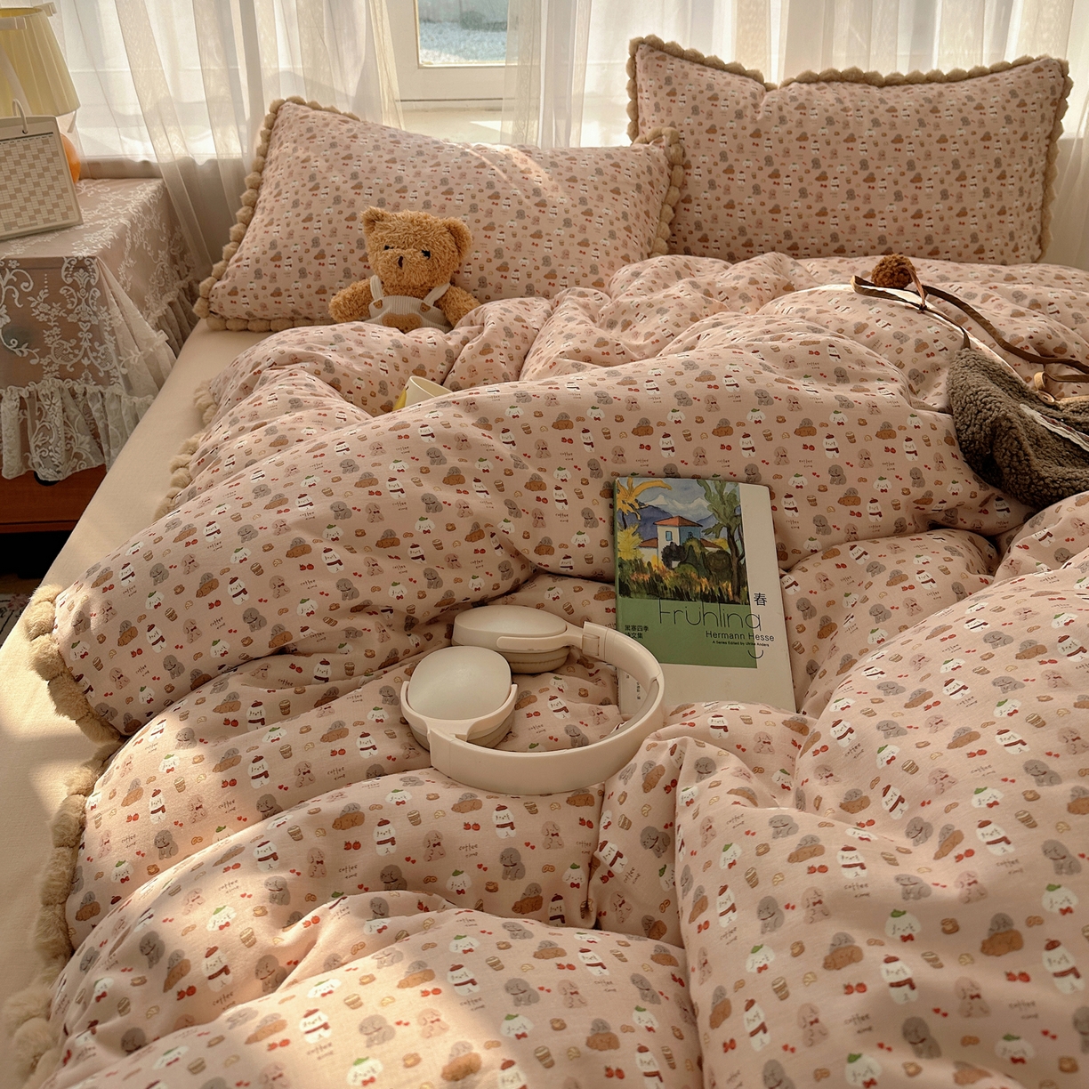 91家纺网 家纺一手货源 找家纺 Sweet dreams甜梦 2026春夏新款全棉纯棉双层纱毛球款四件套 朱古力小奶狗