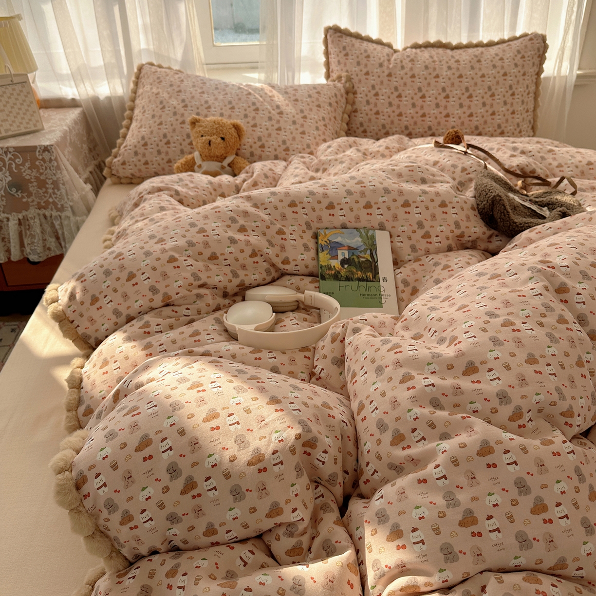 91家纺网 家纺一手货源 找家纺 Sweet dreams甜梦 2026春夏新款全棉纯棉双层纱毛球款四件套 朱古力小奶狗