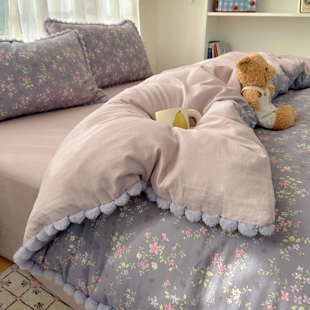 91家纺网 家纺一手货源 找家纺 Sweet dreams甜梦 2026春夏新款全棉纯棉双层纱毛球款四件套 花梦时