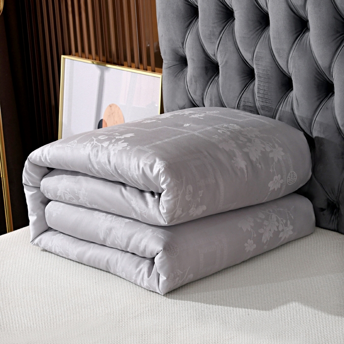 91家纺网 家纺一手货源 找家纺 禹祥家纺 2025新款60s全棉提花蚕丝被被子被芯-芳菲影致系列 芳菲影致-灰色