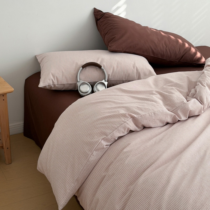 玖弘家居 2026新款全棉水洗棉色织条纹四件套系列【控价1.2-149  1.5/1.8-179  2.0-199】 粉咖细条（粉咖条+巧克力棕）