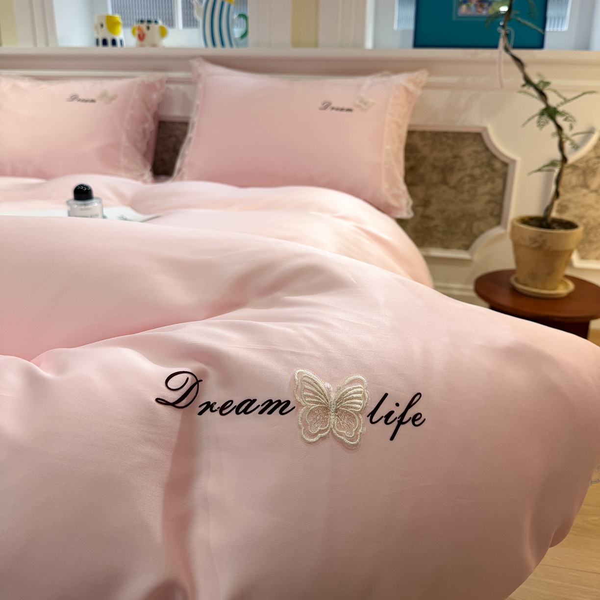 91家纺网 家纺一手货源 找家纺 （总）繁花家居 2026春夏新款冰丝蝴蝶系列凉感蕾丝花边公主风四件套-浅夏