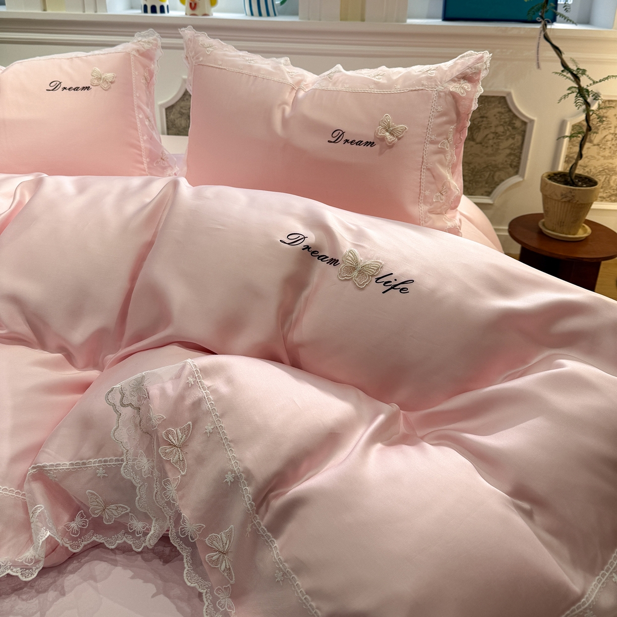 91家纺网 家纺一手货源 找家纺 （总）繁花家居 2026春夏新款冰丝蝴蝶系列凉感蕾丝花边公主风四件套-浅夏