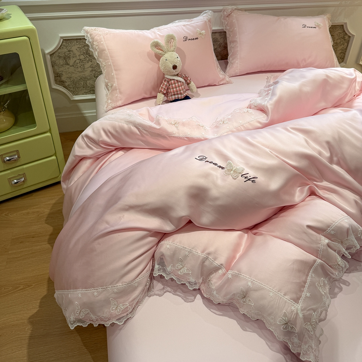 91家纺网 家纺一手货源 找家纺 （总）繁花家居 2026春夏新款冰丝蝴蝶系列凉感蕾丝花边公主风四件套-浅夏