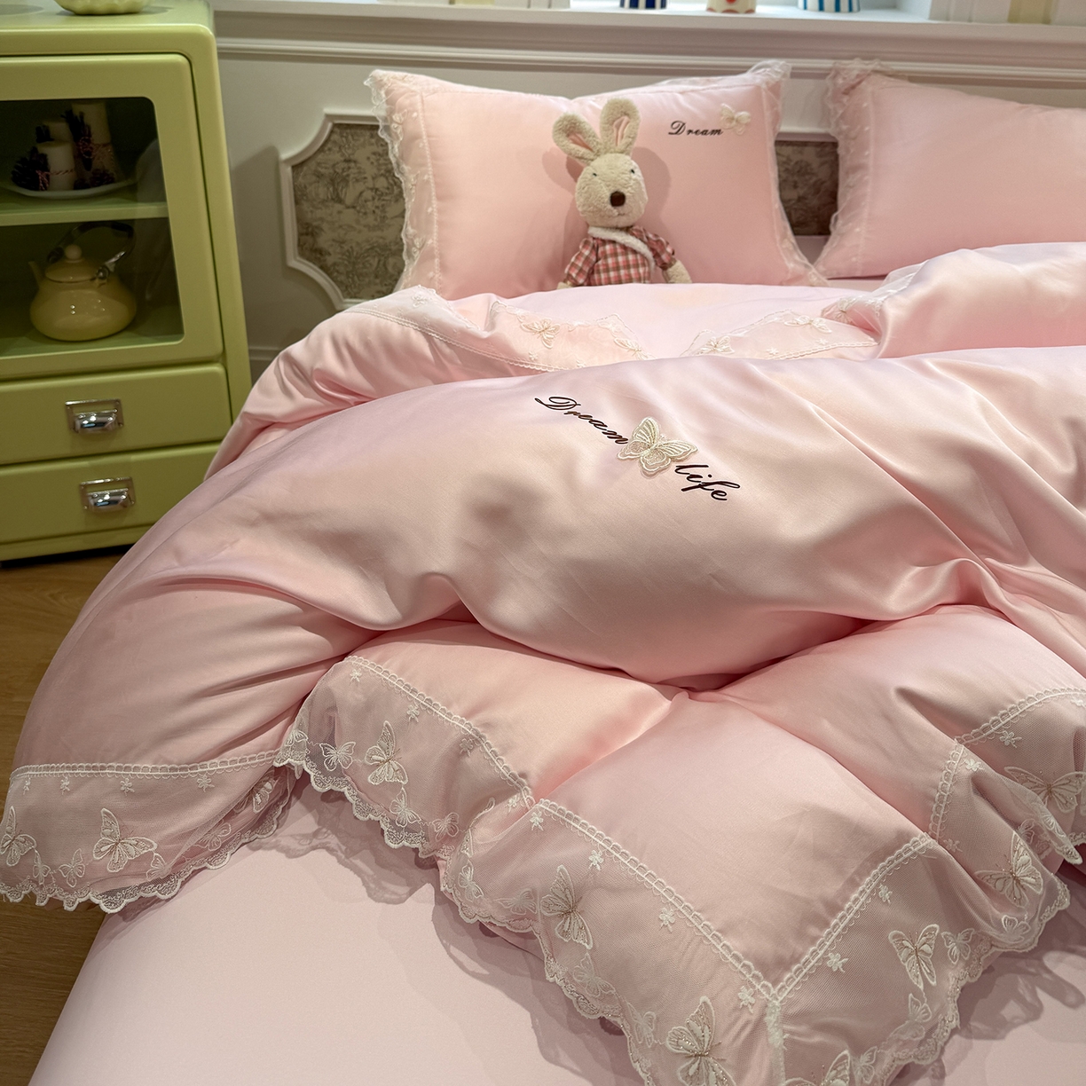 91家纺网 家纺一手货源 找家纺 （总）繁花家居 2026春夏新款冰丝蝴蝶系列凉感蕾丝花边公主风四件套-浅夏