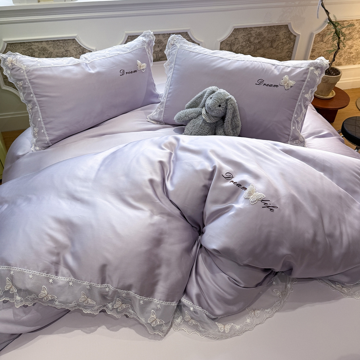 91家纺网 家纺一手货源 找家纺 繁花家居 2026春夏新款冰丝蝴蝶系列凉感蕾丝花边公主风四件套-浅夏 浅夏-紫