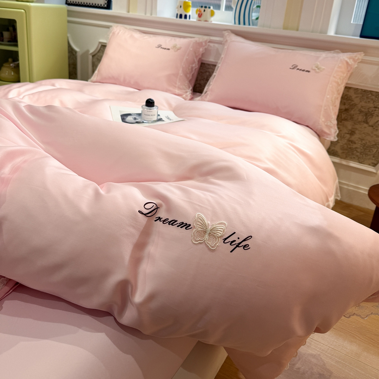 91家纺网 家纺一手货源 找家纺 繁花家居 2026春夏新款冰丝蝴蝶系列凉感蕾丝花边公主风四件套-浅夏 浅夏-粉