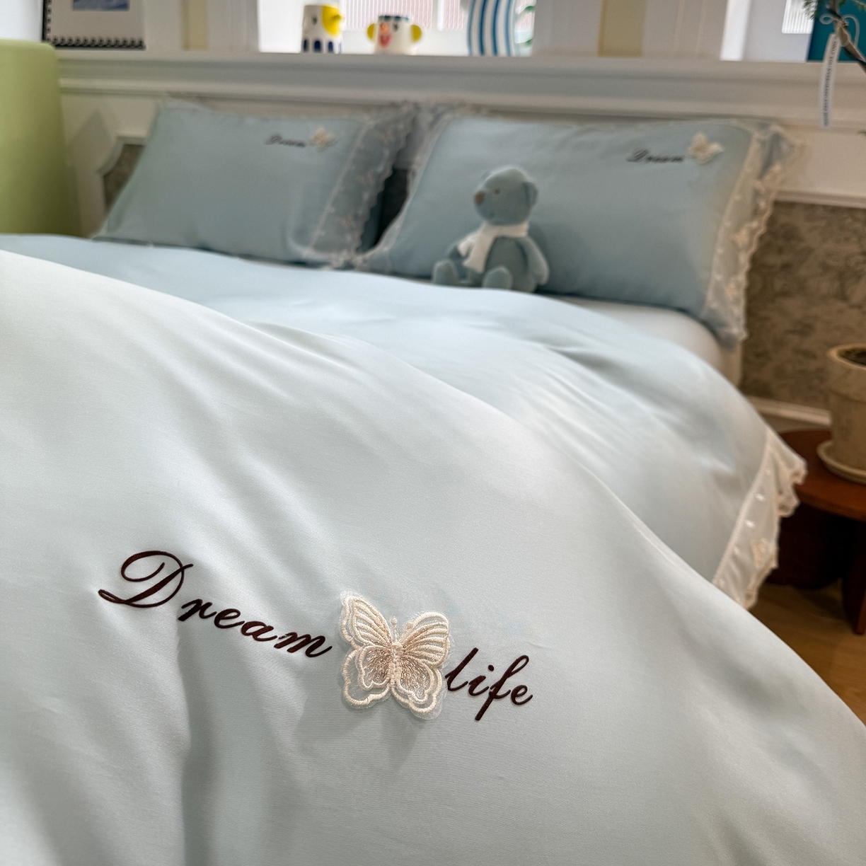 91家纺网 家纺一手货源 找家纺 繁花家居 2026春夏新款冰丝蝴蝶系列凉感蕾丝花边公主风四件套-浅夏 浅夏-蓝