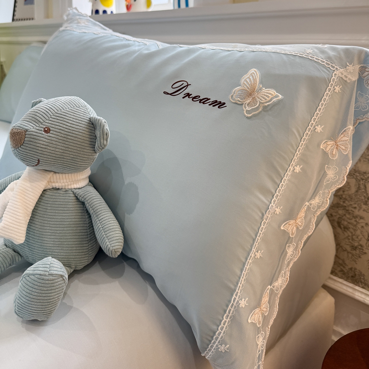 91家纺网 家纺一手货源 找家纺 繁花家居 2026春夏新款冰丝蝴蝶系列凉感蕾丝花边公主风四件套-浅夏 浅夏-蓝