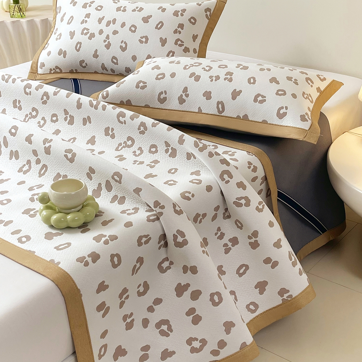 91家纺网 家纺一手货源 找家纺 （总）莱米家纺 2026新款复合冰豆豆凉席席子凉席-豹纹