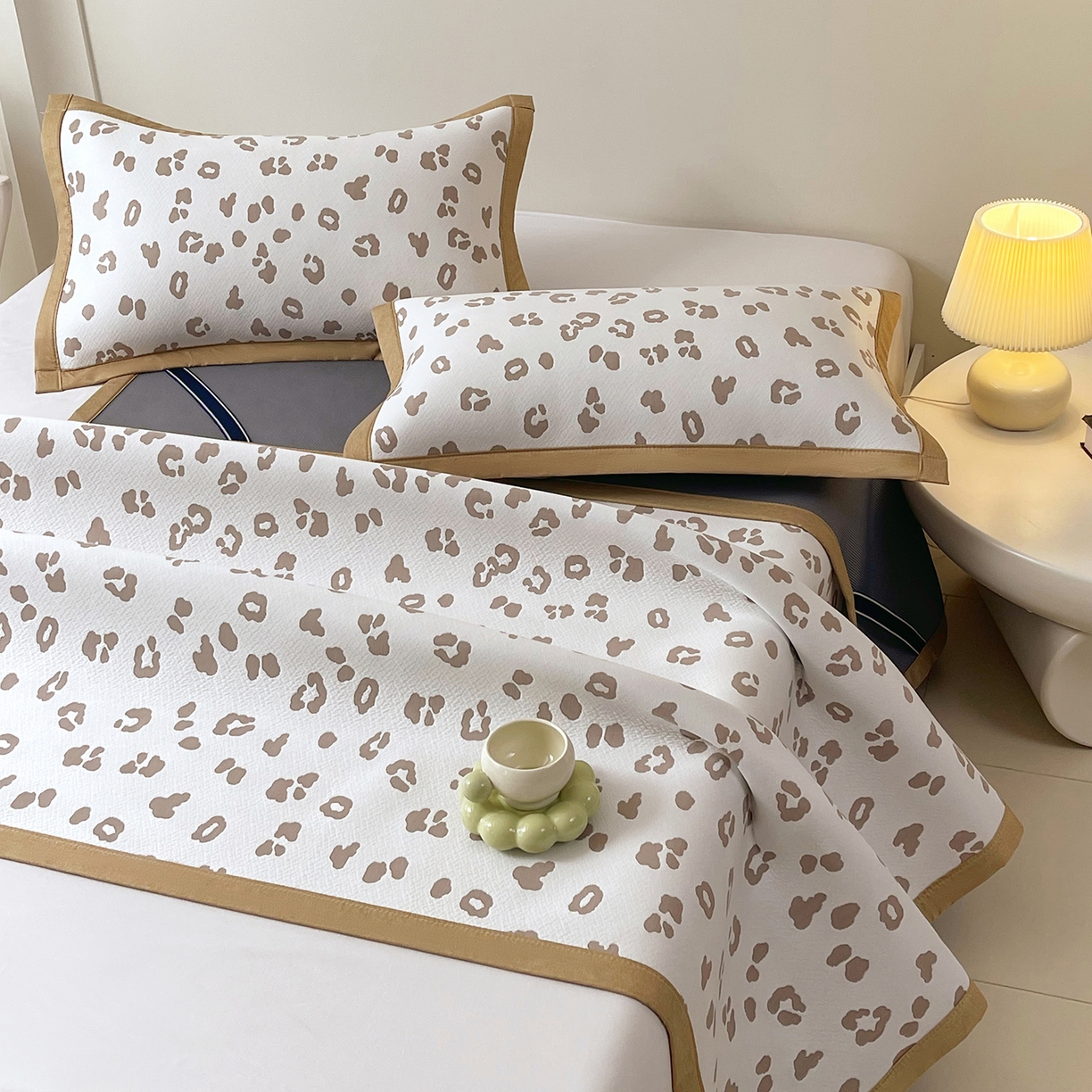 91家纺网 家纺一手货源 找家纺 莱米家纺 2026新款复合冰豆豆凉席席子凉席-豹纹 豹纹—白咖