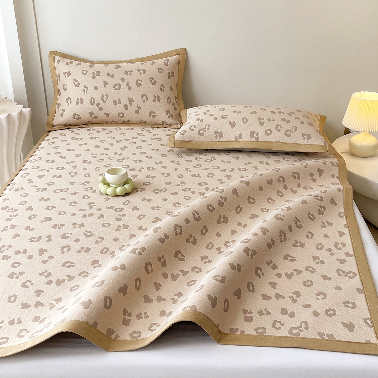 91家纺网 家纺一手货源 找家纺 莱米家纺 2026新款复合冰豆豆凉席席子凉席-豹纹 豹纹—深咖