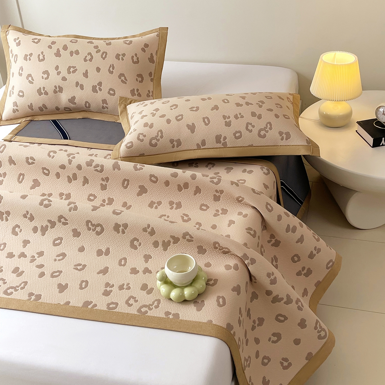 91家纺网 家纺一手货源 找家纺 莱米家纺 2026新款复合冰豆豆凉席席子凉席-豹纹 豹纹—深咖