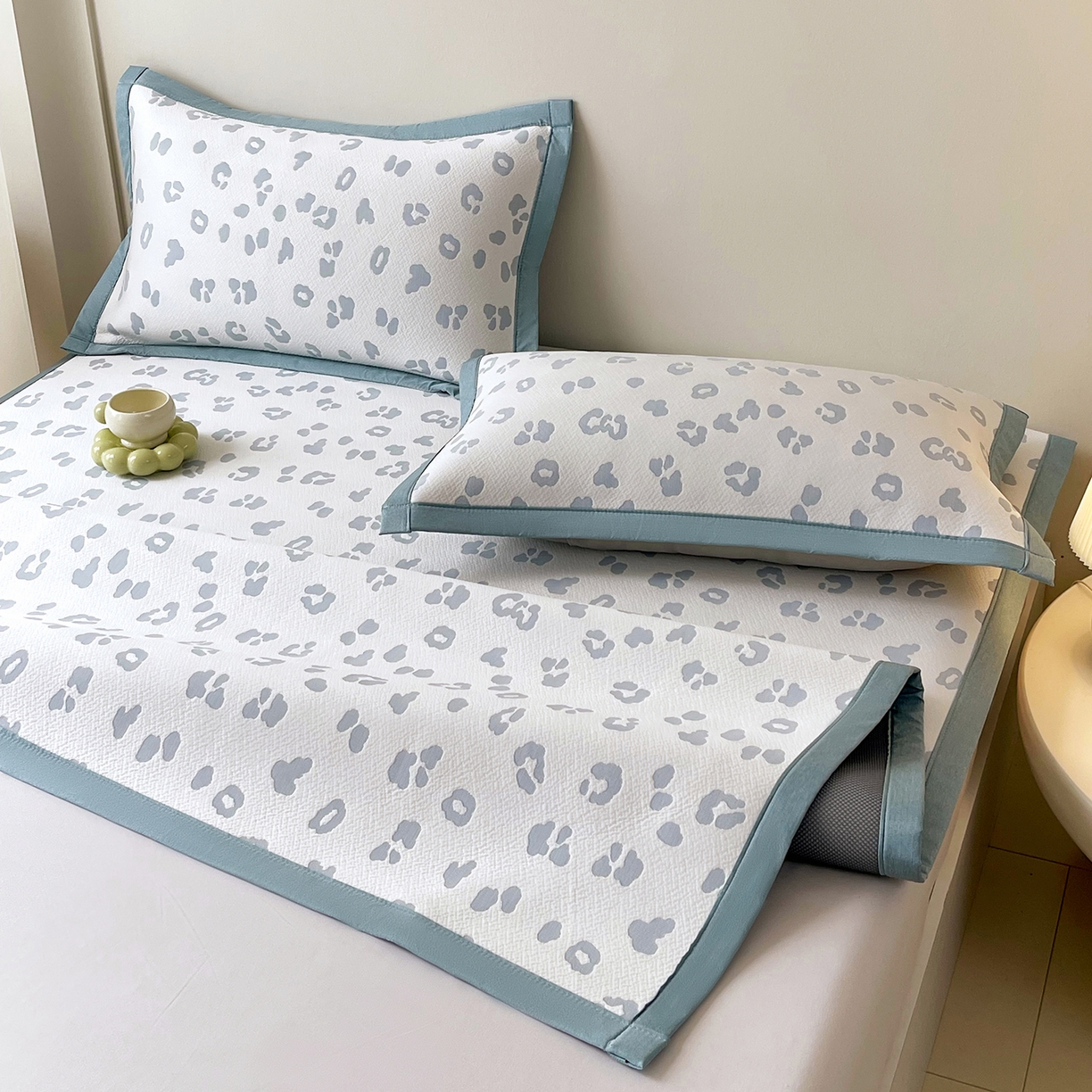 91家纺网 家纺一手货源 找家纺 莱米家纺 2026新款复合冰豆豆凉席席子凉席-豹纹 豹纹—蓝白