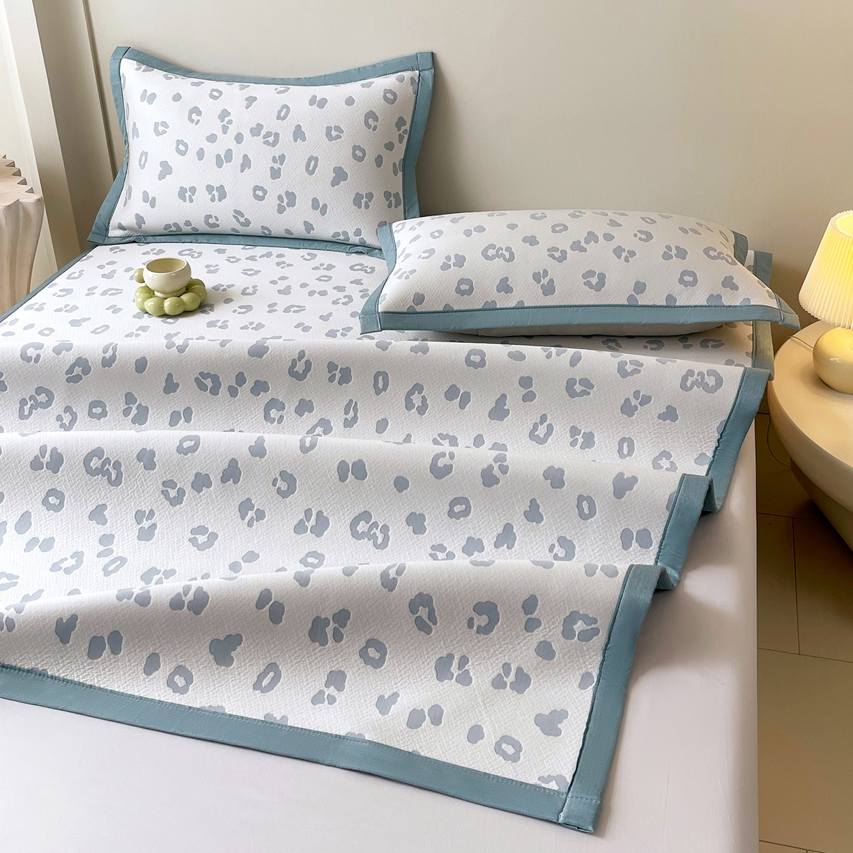 91家纺网 家纺一手货源 找家纺 莱米家纺 2026新款复合冰豆豆凉席席子凉席-豹纹 豹纹—蓝白