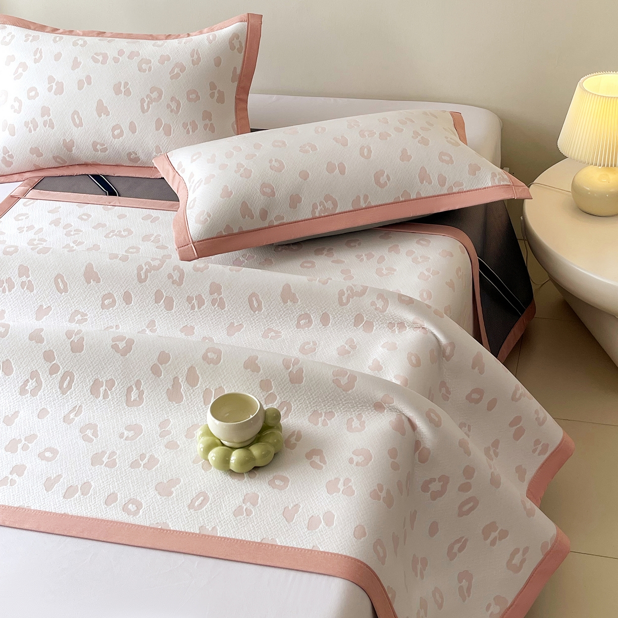 91家纺网 家纺一手货源 找家纺 莱米家纺 2026新款复合冰豆豆凉席席子凉席-豹纹 豹纹—浅粉