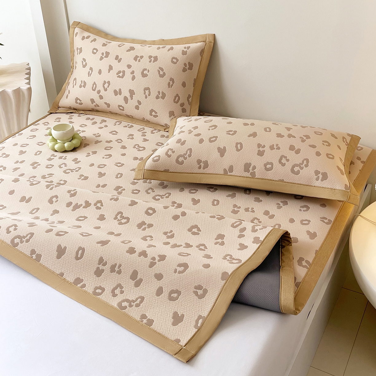 91家纺网 家纺一手货源 找家纺 莱米家纺 2026新款复合冰豆豆凉席席子凉席-豹纹 豹纹—深咖