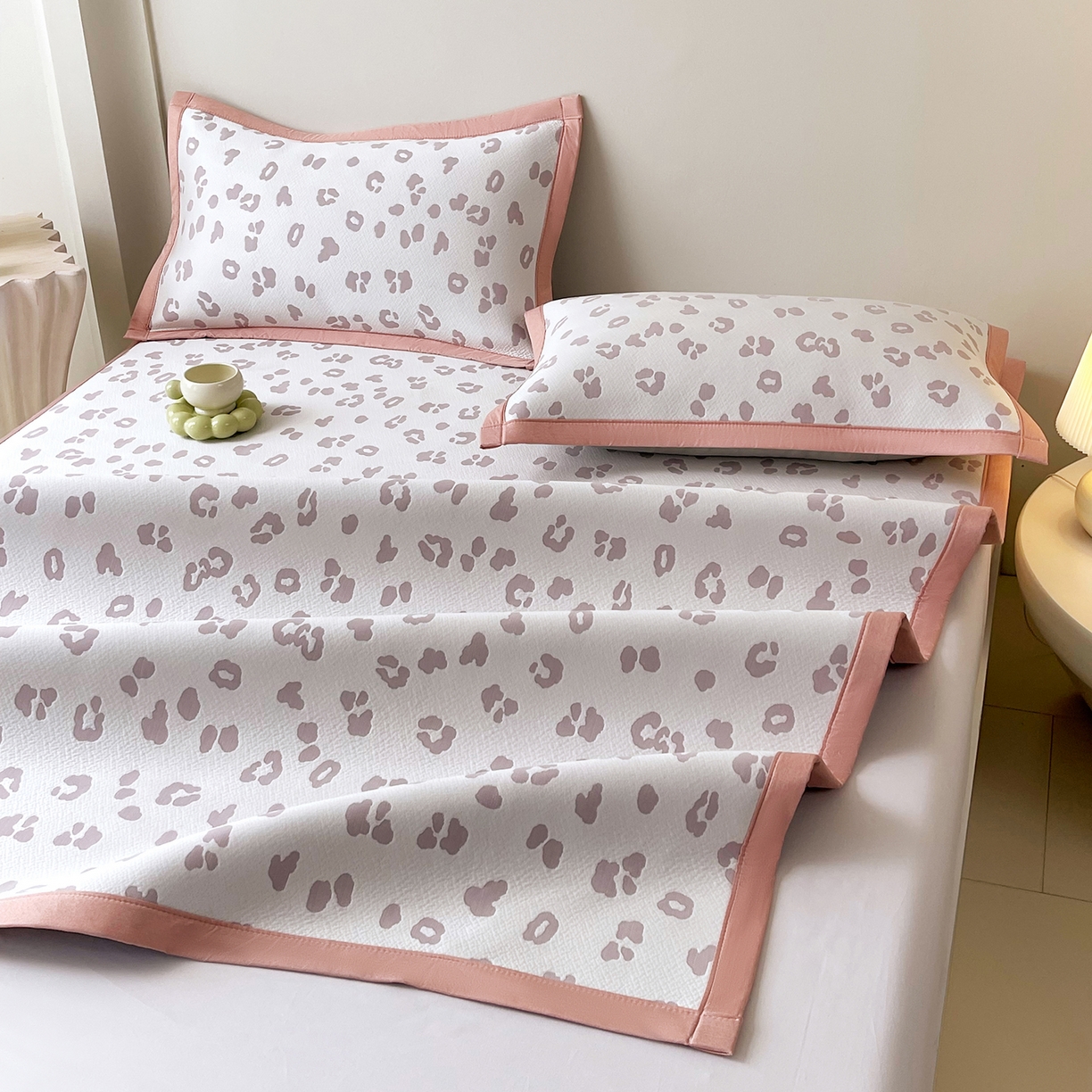 91家纺网 家纺一手货源 找家纺 莱米家纺 2026新款复合冰豆豆凉席席子凉席-豹纹 豹纹—深紫