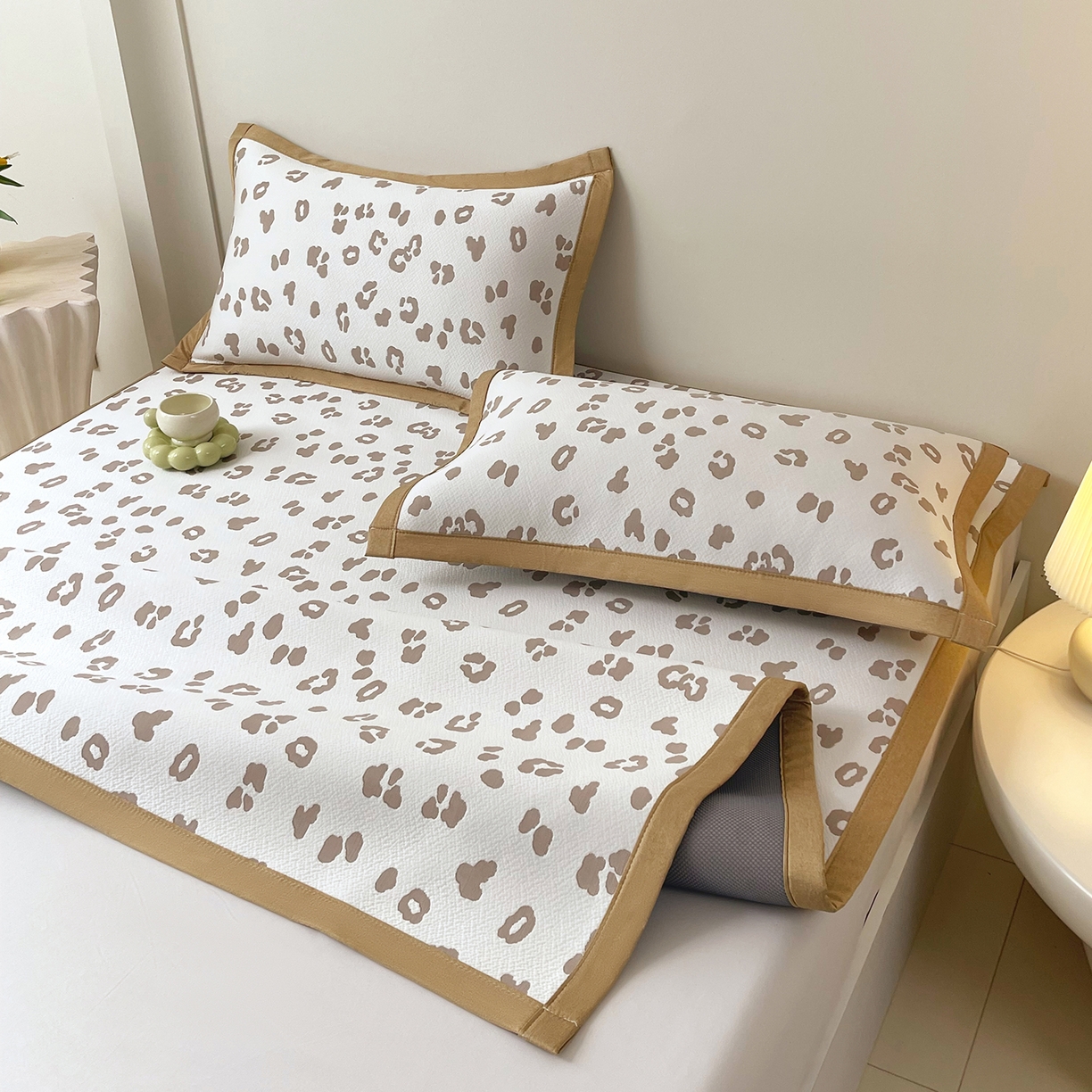 91家纺网 家纺一手货源 找家纺 莱米家纺 2026新款复合冰豆豆凉席席子凉席-豹纹 豹纹—白咖