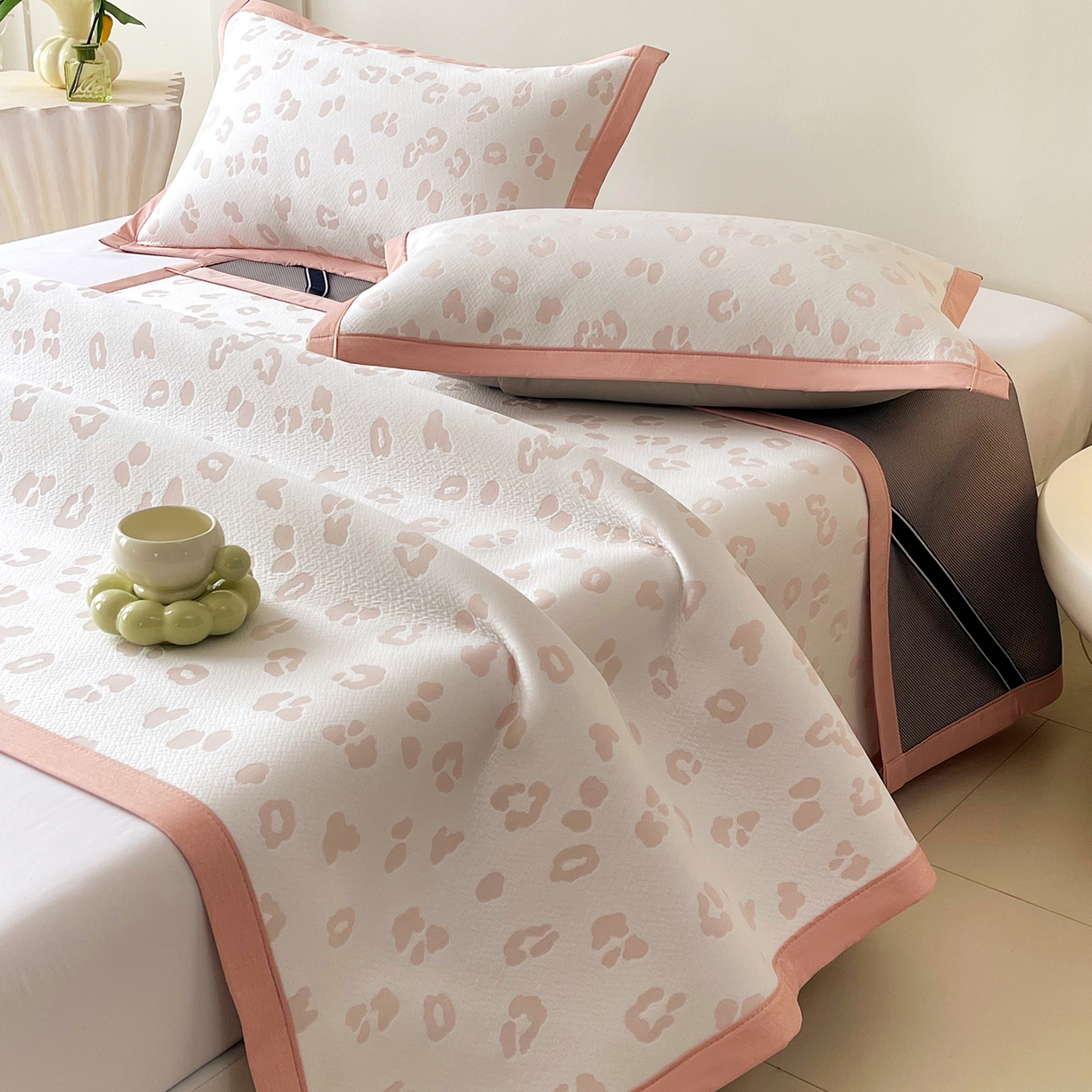 91家纺网 家纺一手货源 找家纺 莱米家纺 2026新款复合冰豆豆凉席席子凉席-豹纹 豹纹—浅粉