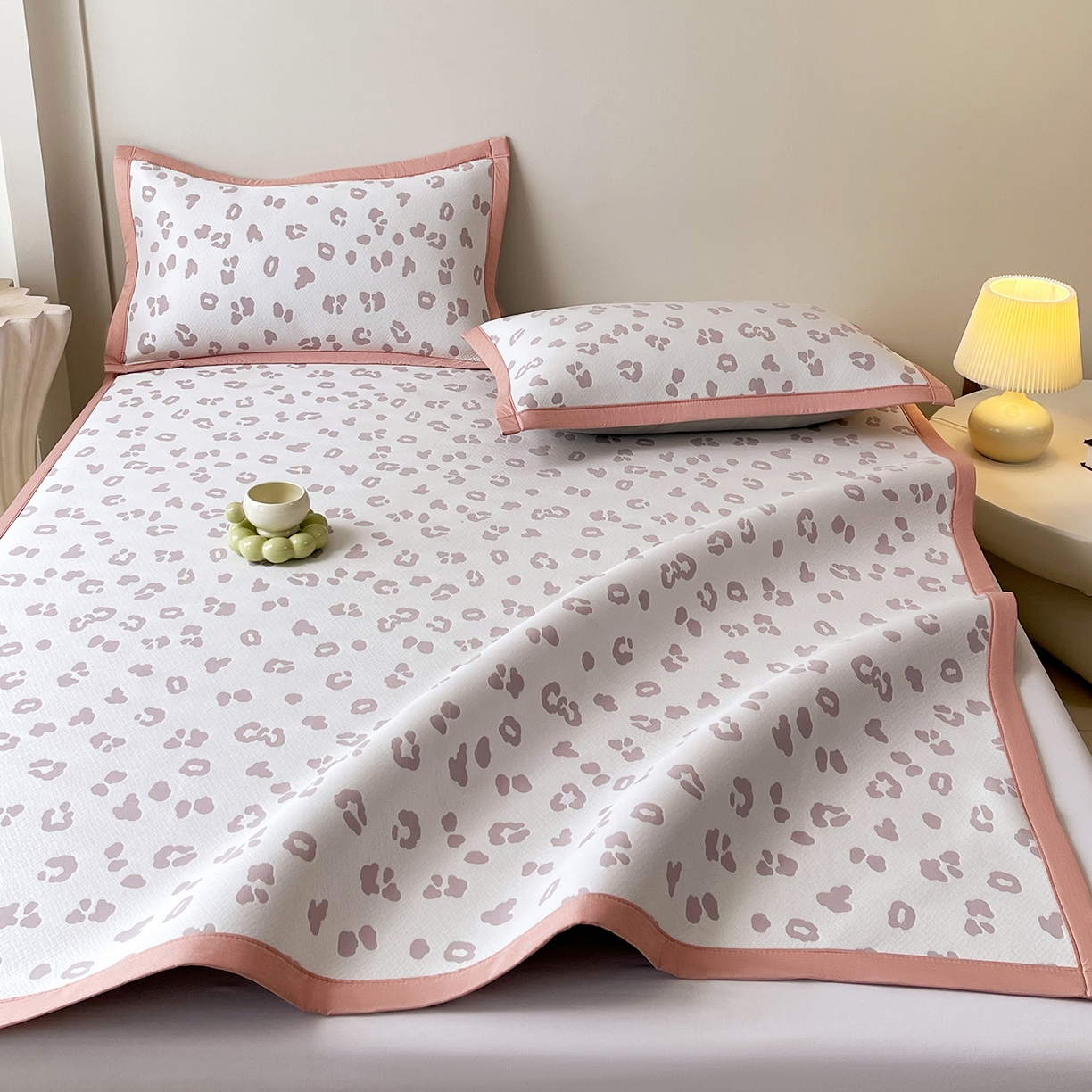 91家纺网 家纺一手货源 找家纺 莱米家纺 2026新款复合冰豆豆凉席席子凉席-豹纹 豹纹—深紫