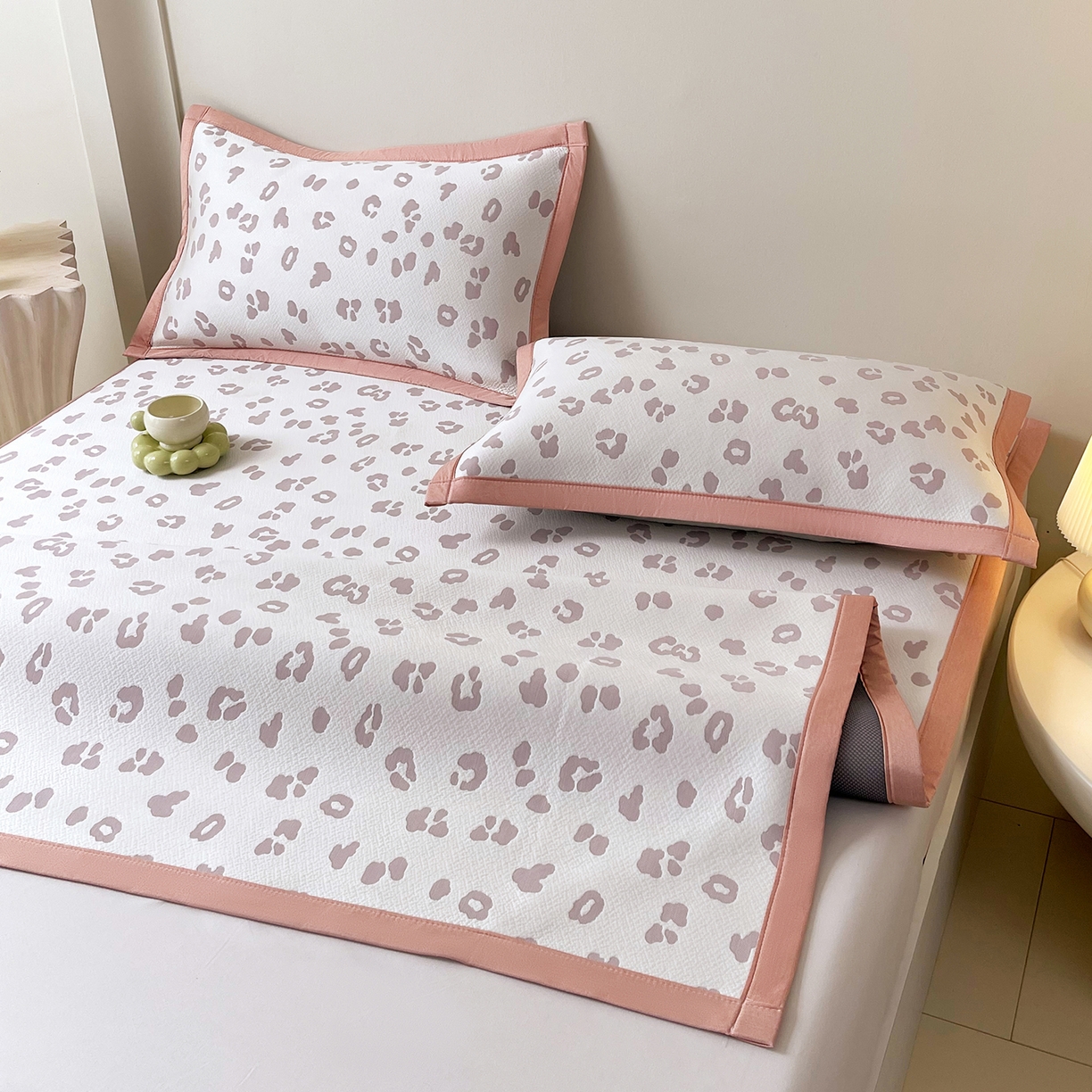 91家纺网 家纺一手货源 找家纺 莱米家纺 2026新款复合冰豆豆凉席席子凉席-豹纹 豹纹—深紫